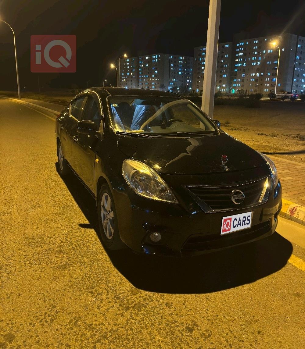 نيسان فيرسا